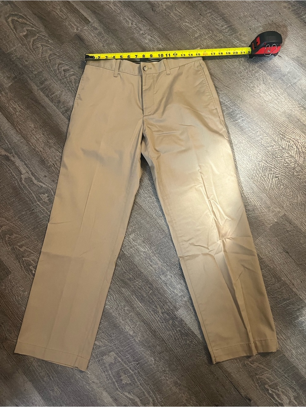 GAP Classic khaki Men's 30x30 Straight-Leg Chinos Dress Pants in Tan